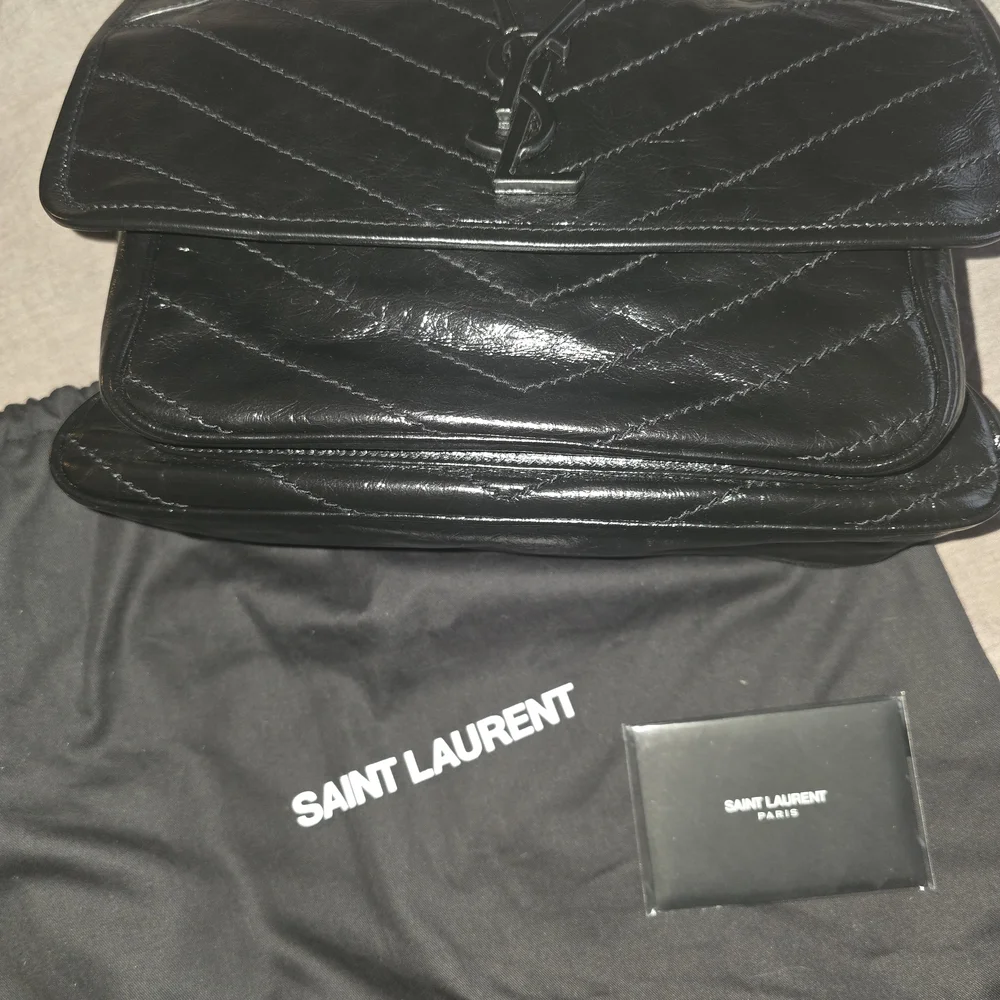 Saint Laurent Medium Nikki Black Out Version - Picture 4 of 6